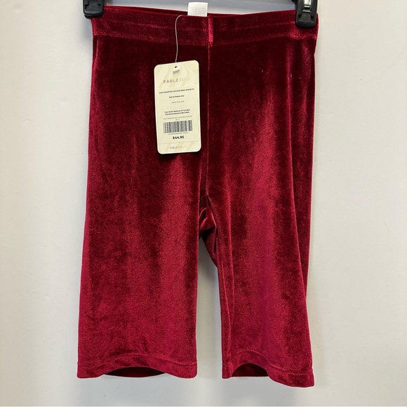 Fabletics High Waisted Bike Shirt Size XS NWT Cherry Blossom Color - Picture 2 of 9